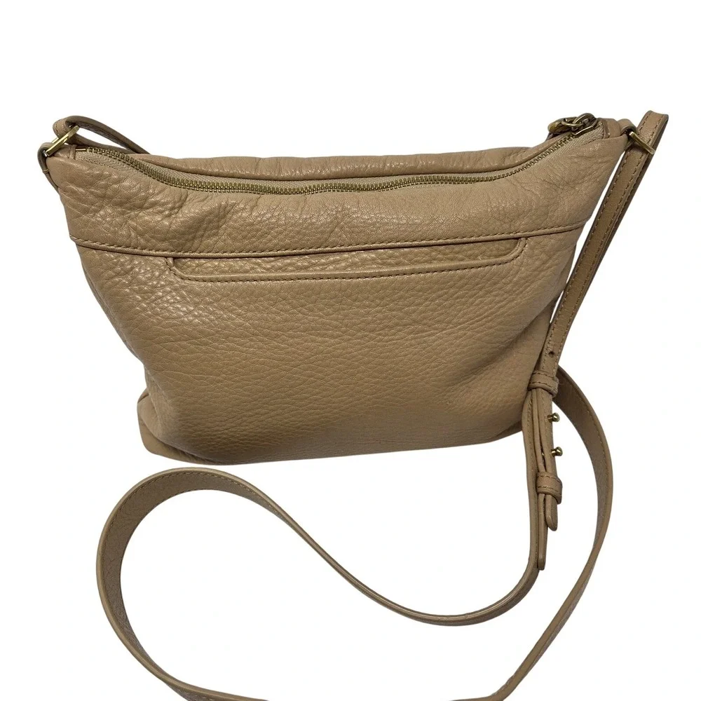 HOBO Pebbled Leather Hobo Crossbody in Taupe